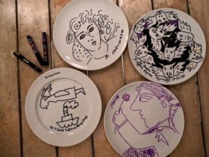 Δια χειρός Γιώργου Σταθόπουλου, Ειρήνης Ηλιοπούλου, Γιάννη Αδαμάκη και Αλέκου Φασιανού