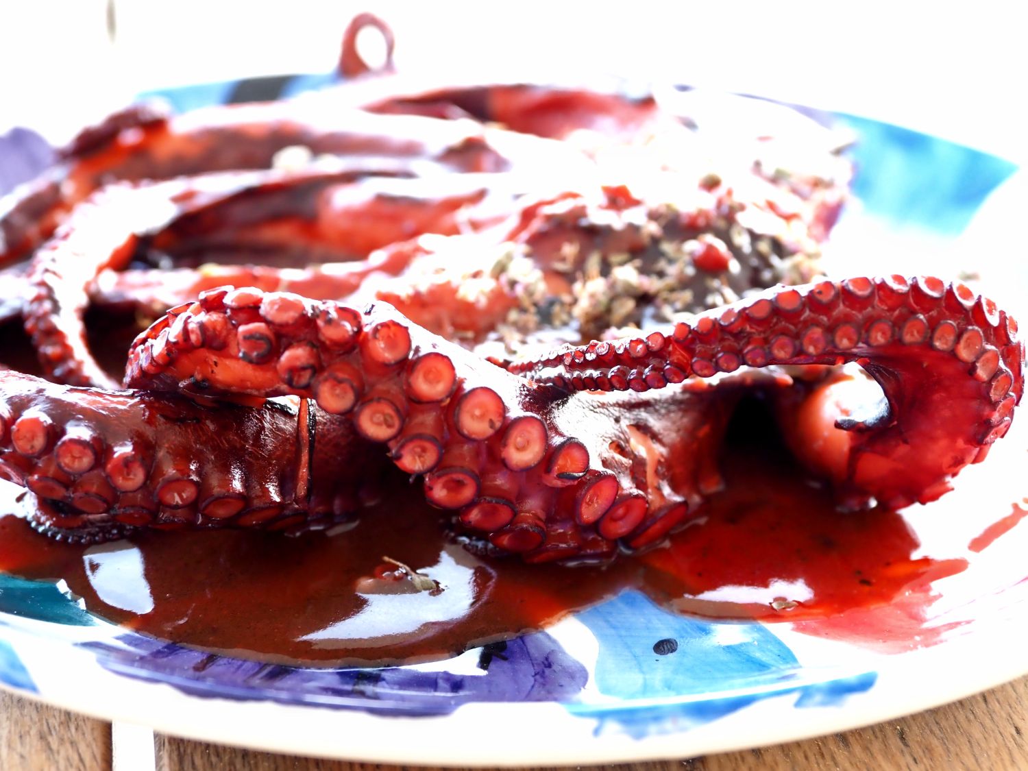 Χταπόδι σε πιάτο του Γιώργου Χαδούλη.