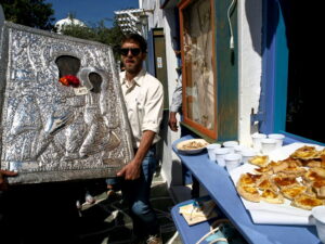 Περιφορά της Εικόνας σε καταστήματα στη Χώρα